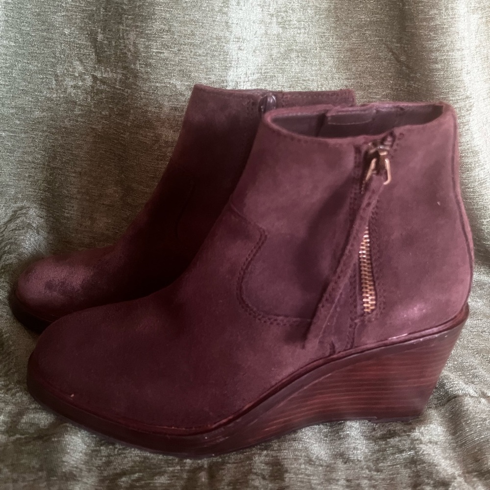 Never worn chocolate suede Clark’s boots